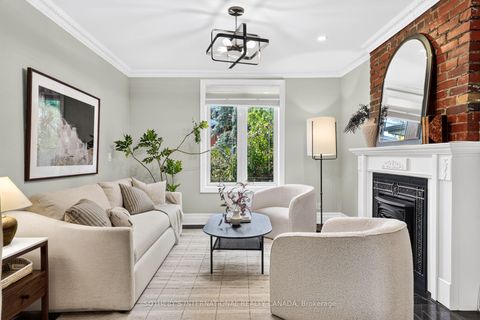 Photo 13 at 33 Beatrice Street, Bellwoods, Toronto