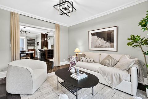 Photo 15 at 33 Beatrice Street, Bellwoods, Toronto