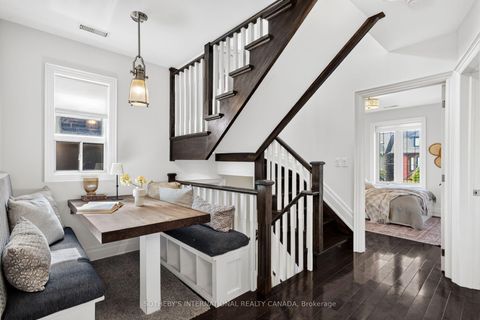 Photo 16 at 33 Beatrice Street, Bellwoods, Toronto