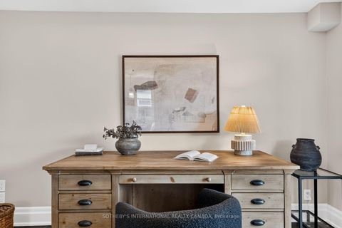 Photo 19 at 33 Beatrice Street, Bellwoods, Toronto
