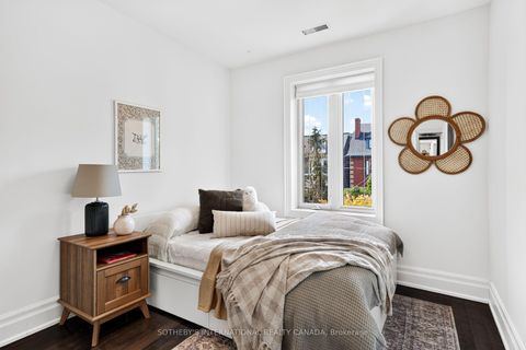 Photo 22 at 33 Beatrice Street, Bellwoods, Toronto