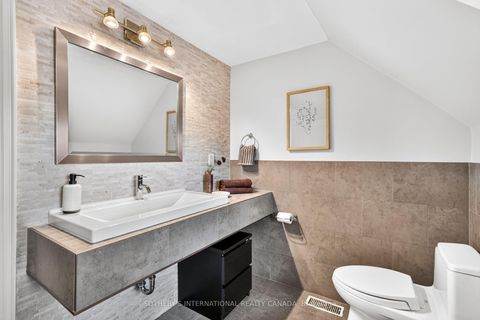 Photo 29 at 33 Beatrice Street, Bellwoods, Toronto