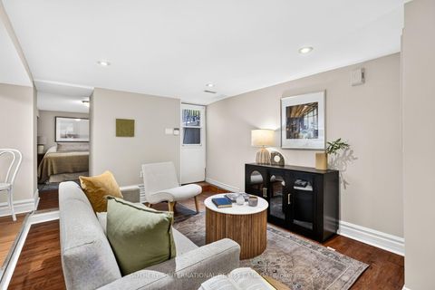 Photo 32 at 33 Beatrice Street, Bellwoods, Toronto