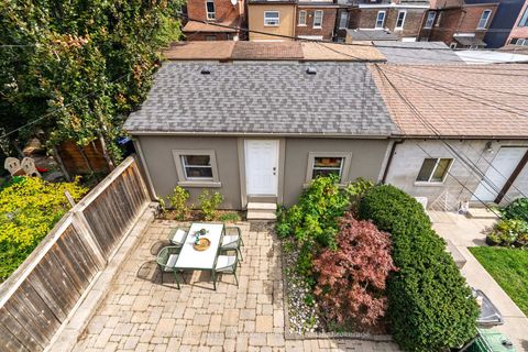 Photo 45 at 33 Beatrice Street, Bellwoods, Toronto