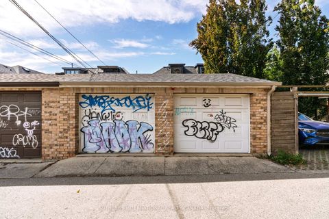 Photo 46 at 33 Beatrice Street, Bellwoods, Toronto