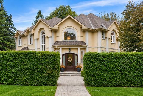 Photo 1 at 18 Donna Mae Crescent, Yorkhill, Vaughan