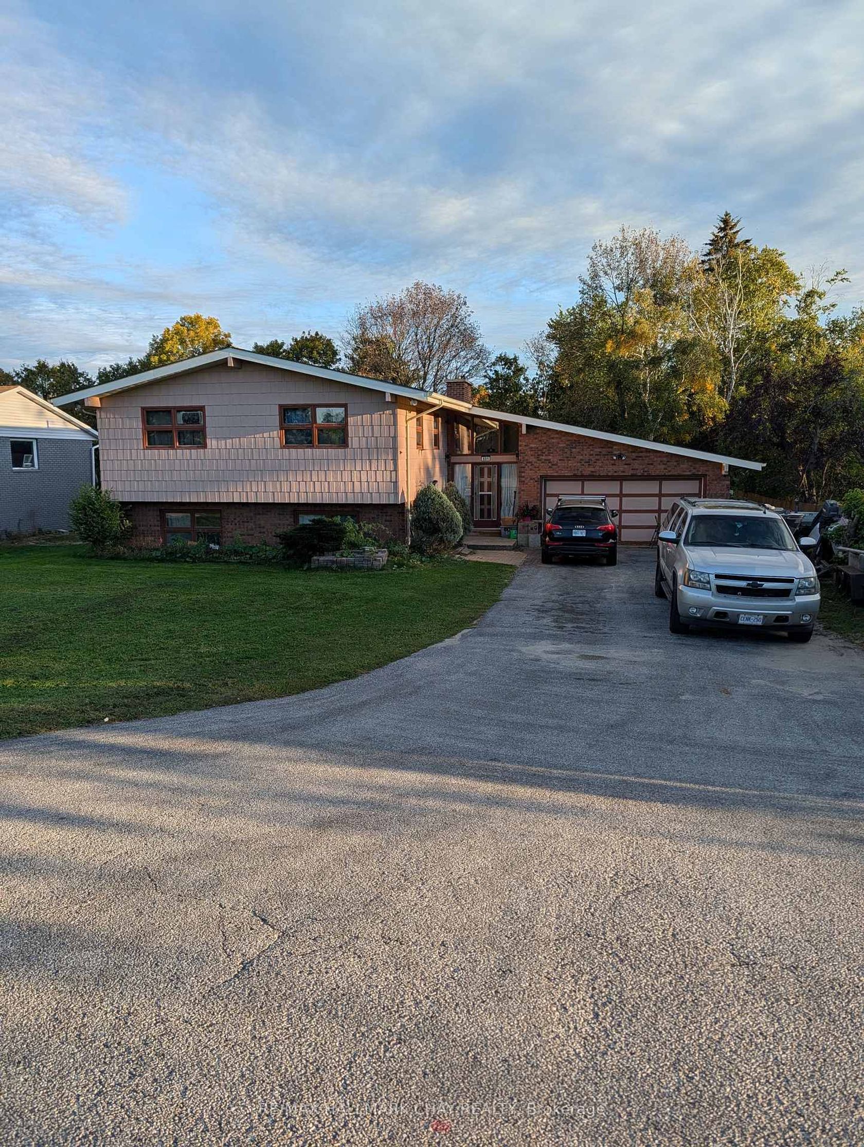 601 Big Bay Point Road, Bayshore, Barrie photo number 2