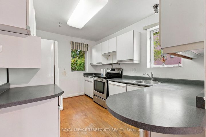 Photo 9 at 102 Anndale Drive, Willowdale East, Toronto