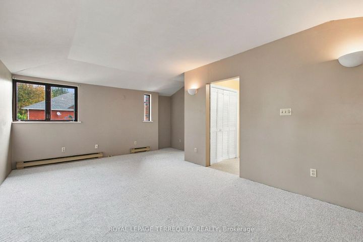 Photo 14 at 102 Anndale Drive, Willowdale East, Toronto