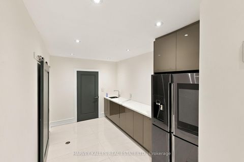 Photo 46 at 554 St Clements Avenue, Forest Hill North, Toronto
