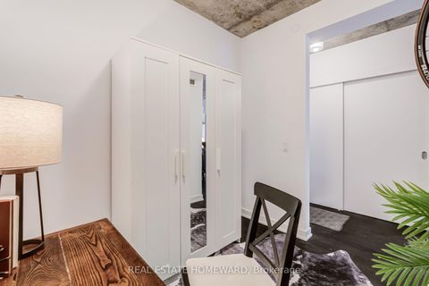 Photo 4 at 515 - 1030 King Street W, Niagara, Toronto
