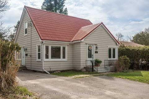 Photo 3 at 177 Duckworth Street, Codrington, Barrie