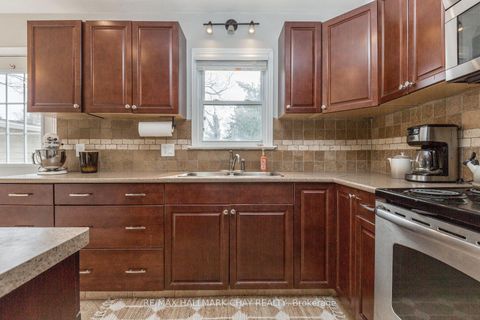 Photo 10 at 177 Duckworth Street, Codrington, Barrie