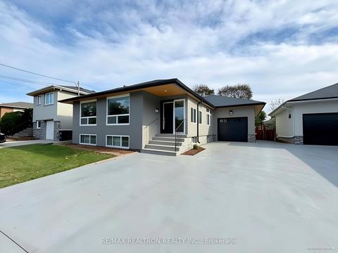 Photo 3 at 97 Overbrook Place, Bathurst Manor, Toronto