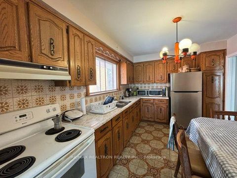 Photo 18 at 97 Overbrook Place, Bathurst Manor, Toronto