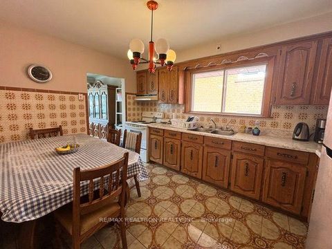 Photo 20 at 97 Overbrook Place, Bathurst Manor, Toronto