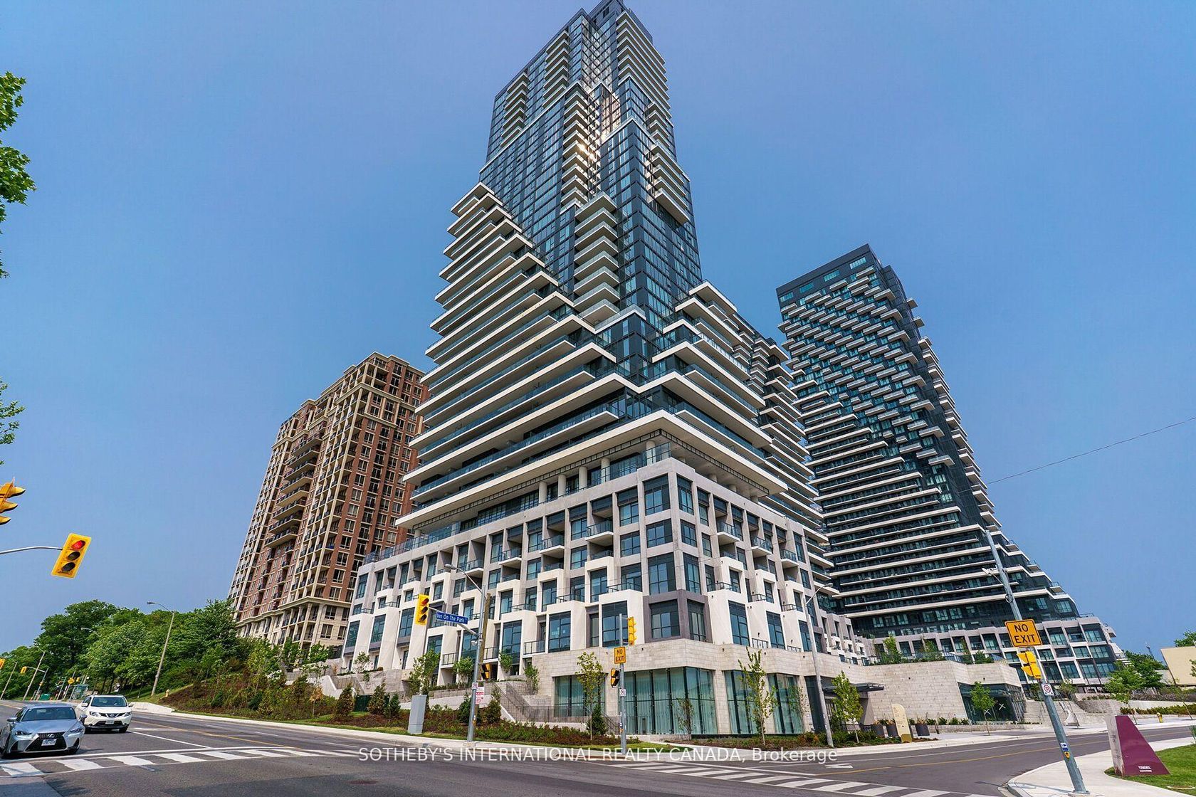 1101 - 10 Inn On The Park Drive, Don Mills, Toronto 