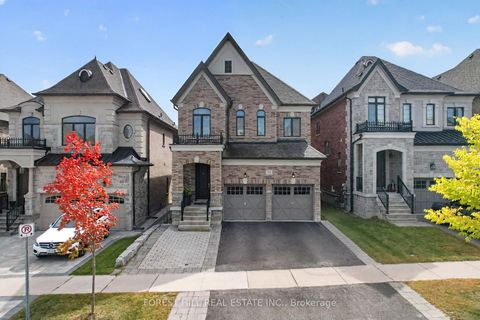 Photo 1 at 18 Hackwood Crescent, Aurora Grove, Aurora
