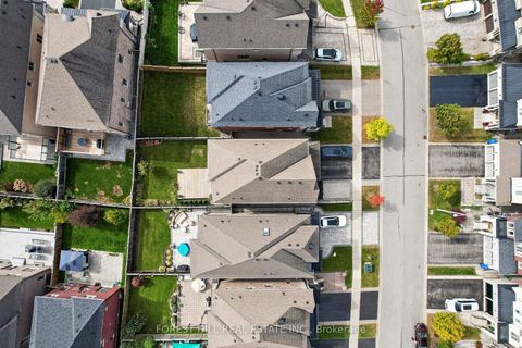 Photo 3 at 18 Hackwood Crescent, Aurora Grove, Aurora