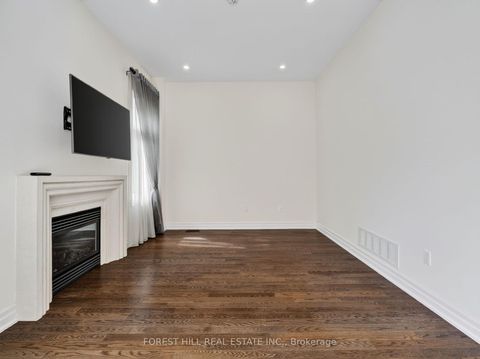Photo 18 at 18 Hackwood Crescent, Aurora Grove, Aurora