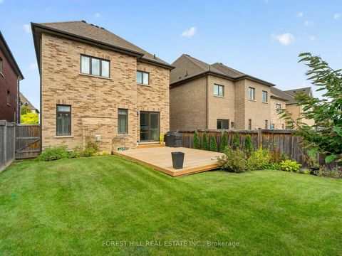 Photo 44 at 18 Hackwood Crescent, Aurora Grove, Aurora
