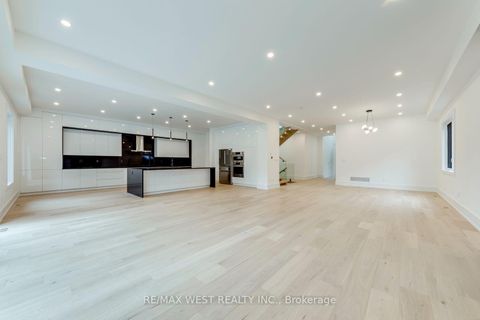 Photo 10 at 3 Amber Crescent, Maple Leaf, Toronto