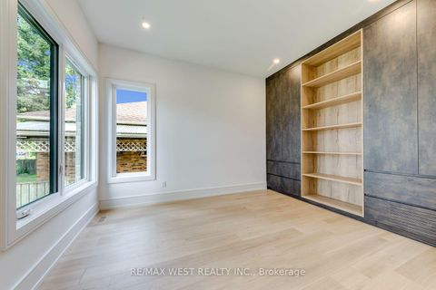 Photo 14 at 3 Amber Crescent, Maple Leaf, Toronto