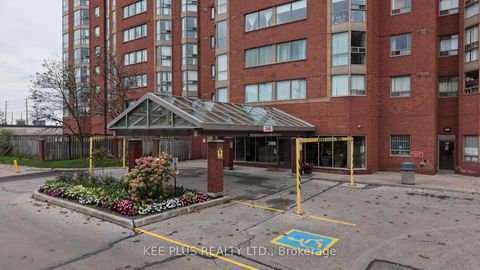 Photo 2 at 819 - 2466 Eglinton Avenue E, Eglinton East, Toronto