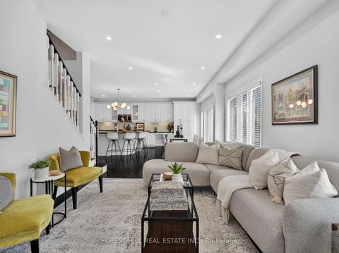 Photo 18 at 12 Wallenberg Drive, Patterson, Vaughan