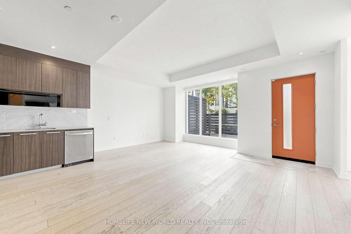Photo 8 at TH15 - 113 McMahon Drive, Bayview Village, Toronto