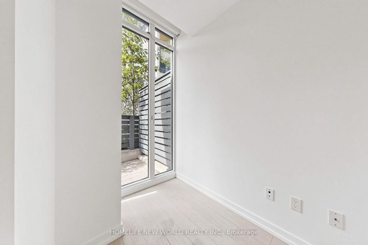 Photo 13 at TH15 - 113 McMahon Drive, Bayview Village, Toronto