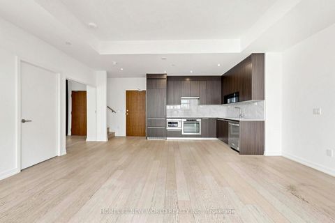 Photo 11 at TH15 - 113 McMahon Drive, Bayview Village, Toronto