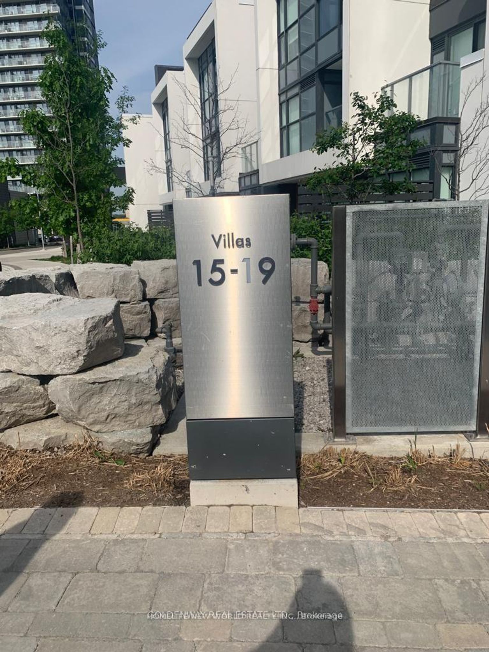 TH15 - 113 McMahon Drive, Bayview Village, Toronto 2