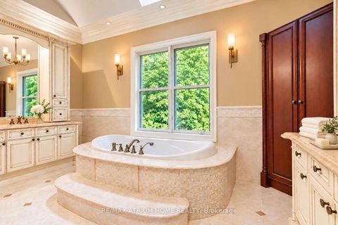 Photo 14 at 9 Legacy Court, Windfields, Toronto