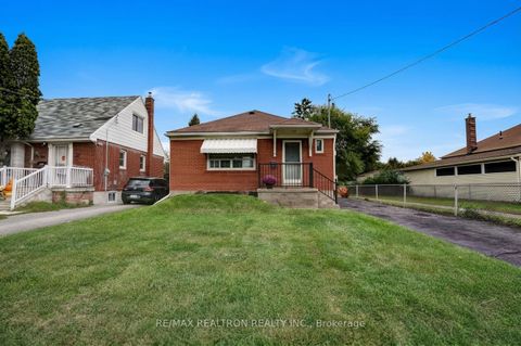 Photo 1 at 139 Tower Drive, Maryvale, Toronto