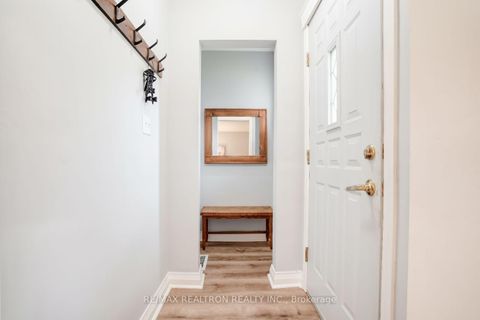 Photo 2 at 139 Tower Drive, Maryvale, Toronto
