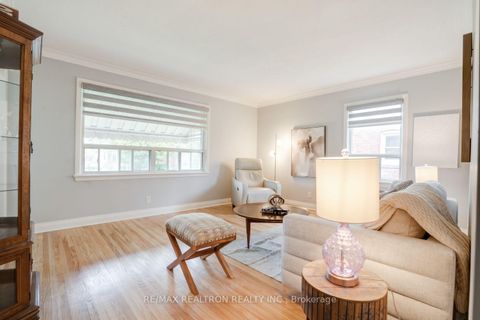 Photo 6 at 139 Tower Drive, Maryvale, Toronto