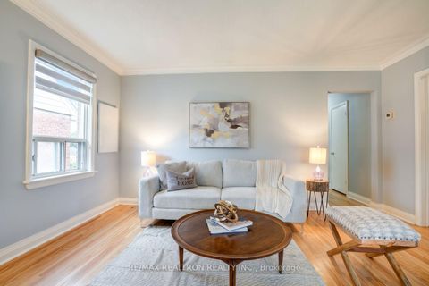 Photo 7 at 139 Tower Drive, Maryvale, Toronto