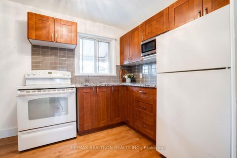 Photo 9 at 139 Tower Drive, Maryvale, Toronto