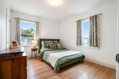 Photo 13 at 139 Tower Drive, Maryvale, Toronto