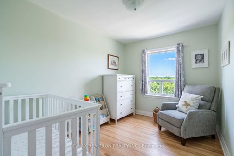 Photo 14 at 139 Tower Drive, Maryvale, Toronto