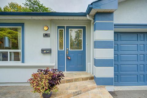 Photo 1 at 19 Penwick Crescent, North Richvale, Richmond Hill
