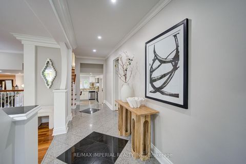 Photo 2 at 19 Penwick Crescent, North Richvale, Richmond Hill