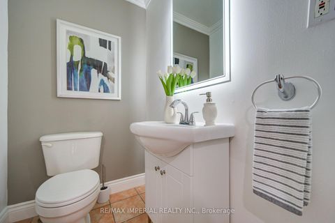 Photo 4 at 19 Penwick Crescent, North Richvale, Richmond Hill