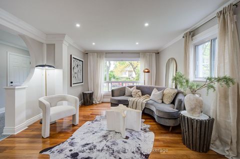 Photo 6 at 19 Penwick Crescent, North Richvale, Richmond Hill