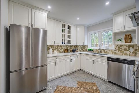 Photo 11 at 19 Penwick Crescent, North Richvale, Richmond Hill