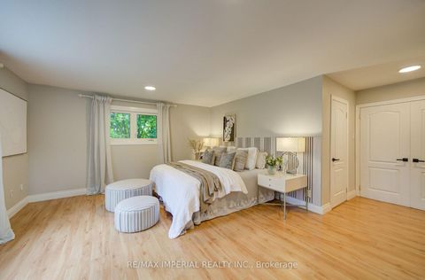 Photo 23 at 19 Penwick Crescent, North Richvale, Richmond Hill
