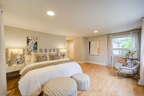 Photo 26 at 19 Penwick Crescent, North Richvale, Richmond Hill
