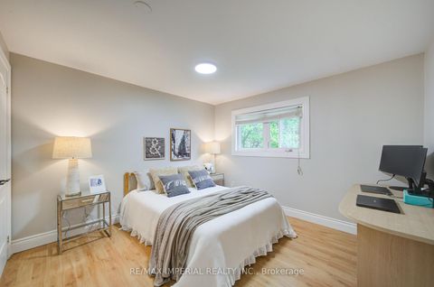 Photo 27 at 19 Penwick Crescent, North Richvale, Richmond Hill