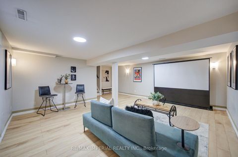 Photo 35 at 19 Penwick Crescent, North Richvale, Richmond Hill